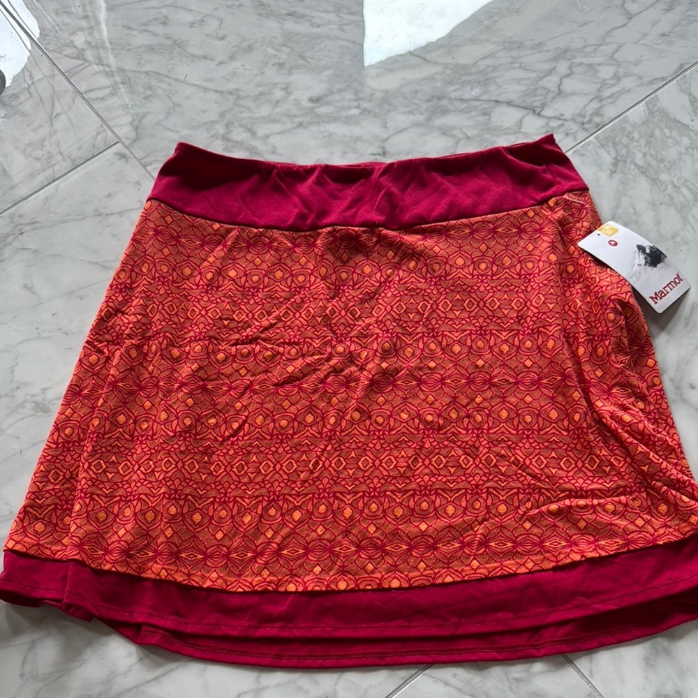 Marmot women’s Orange Red skirt